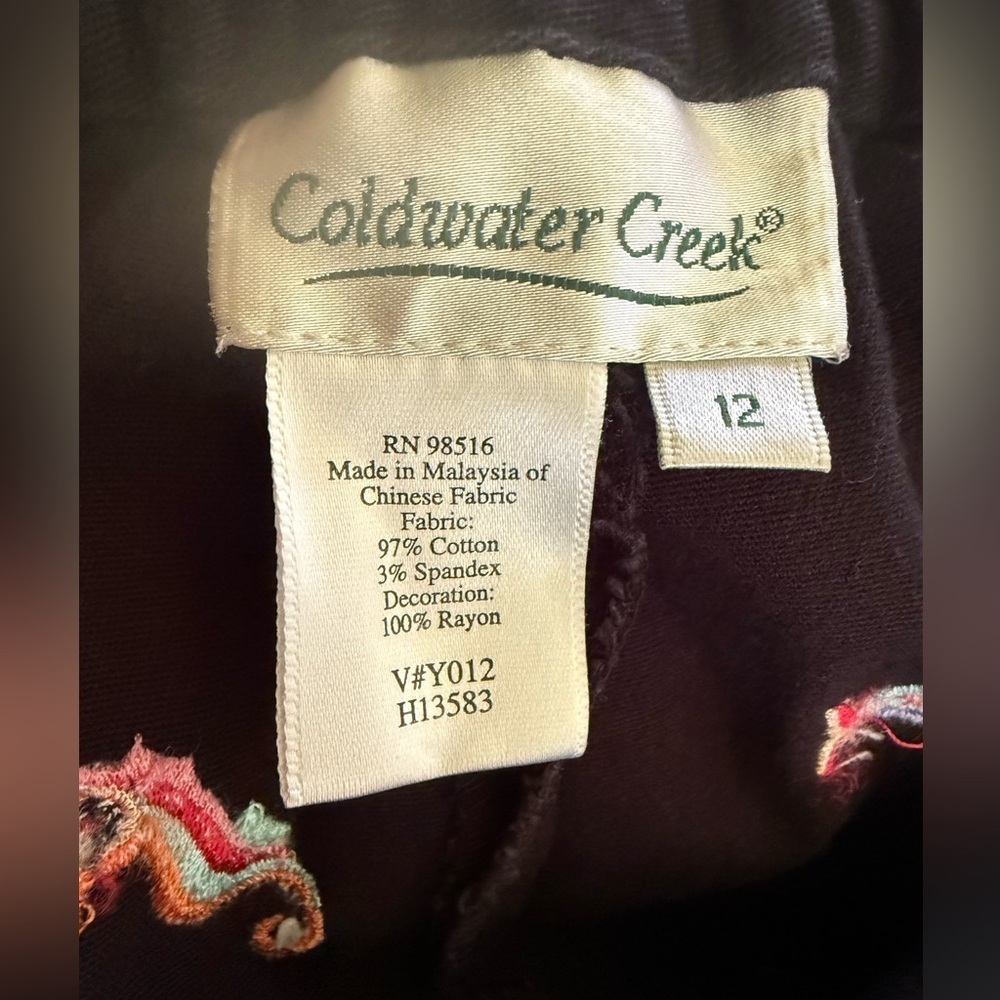 Cold water Creek crop Black capris with Colorful Sea Creatures Size 12 - Picture 12 of 13